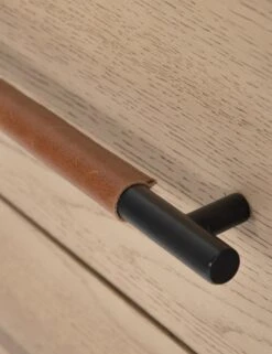 Avalon 3-Drawer Dresser -Home Furni Shop 108448 002 det 5 7e51c060 4f86 4de5 850d 69d6aa0f4c11