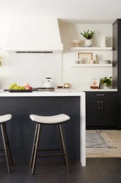 Svetta Counter Stool -Home Furni Shop 20190529 eaglerock home15067 retouched 71de262e a175 4367 9904 1e4ddaebaa0e