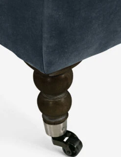 Fabienne Sectional -Home Furni Shop MADELINE 214 111 11294 40.DI Blue